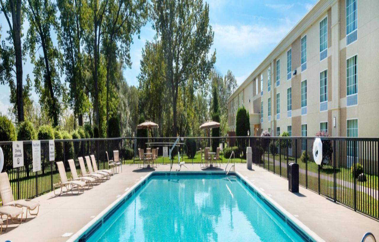 Holiday Inn Johnstown-Gloversville Ngoại thất bức ảnh
